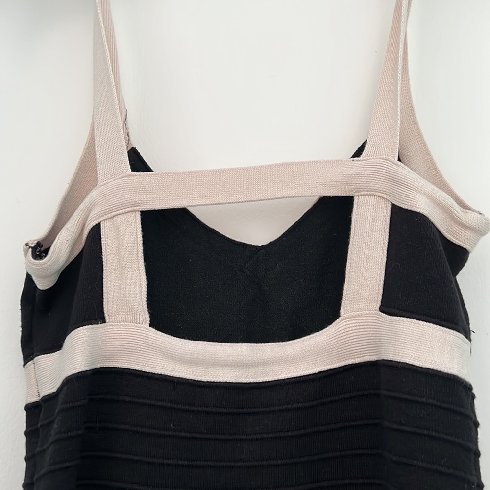Beige and black dress - Picture 3 of 4